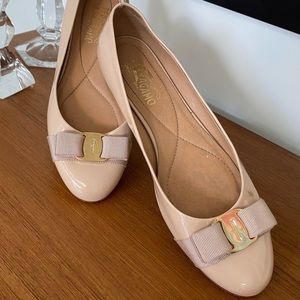 Authentic Salvatore Ferragamo Varina flats 9.5 b